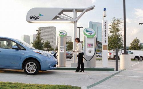 EVgo将在该市所有公共充电站增加特斯拉连接器