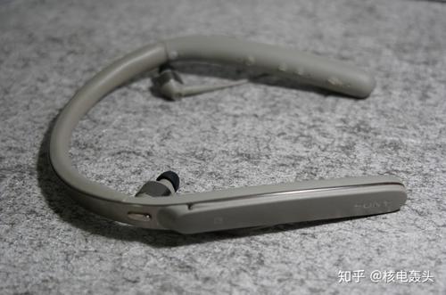 索尼的WI-1000XM2无线颈带耳机具有专用的降噪处理器