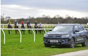 Optimum Vehicles的双龙纽约代理商赞助了Wetherby Racecourse