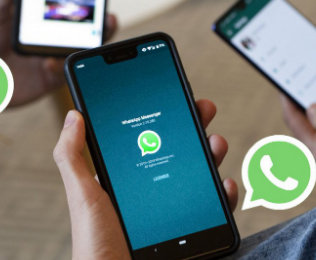 WhatsApp的新问题允许任何人加入应用程序中的数千个组