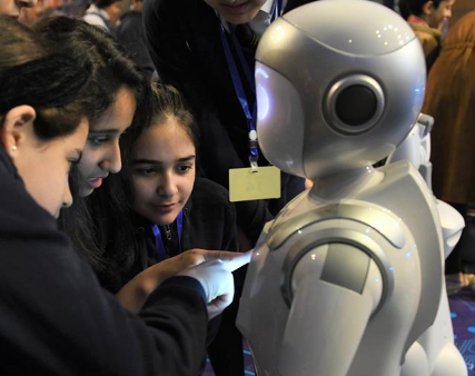 科威特启动了新的AI机器人节
