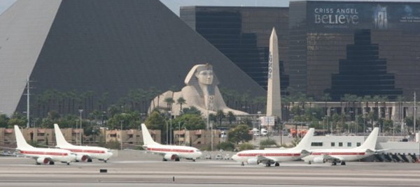 美国关闭了拉斯维加斯的空中交通管制塔楼取消了近500班航班