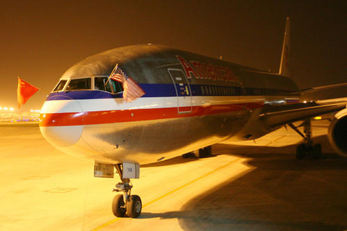 美国航空大幅削减国内和国际航班