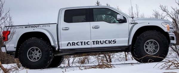 北极卡车福特F-150拥有Nokian Hakkapeliitta 44英寸雪胎