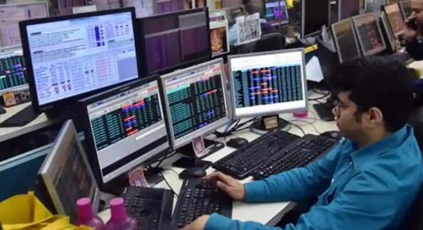 Sensex指数在早期交易中飙升超过300点 Nifty指数最高达到9900点