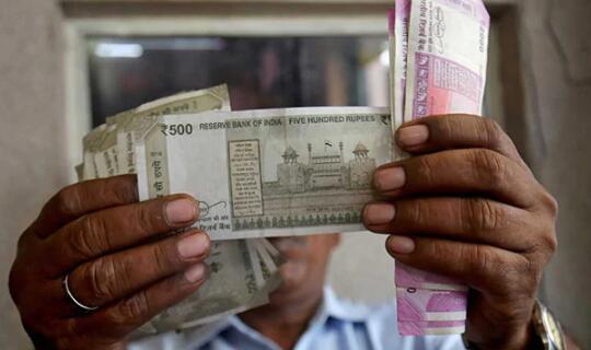 在当前局势危机中印度的外汇储备飙升至4,930亿美元