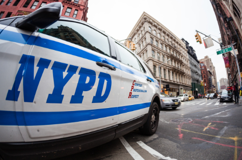 纽约市表示将重新评估警察对面部识别的使用