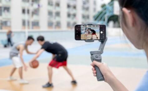 DJI的Osmo Mobile 3目前在亚马逊上的售价不到100美元