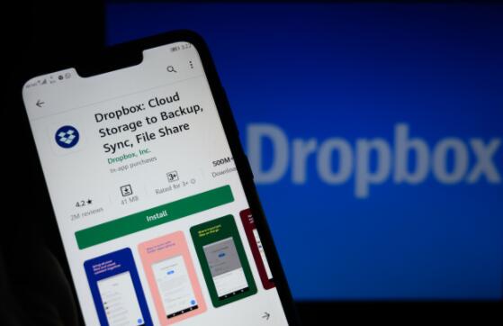 Facebook允许用户将照片和视频传输到Dropbox