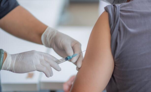 FDA咨询委员会将于12月17日审核Moderna的当前局势疫苗