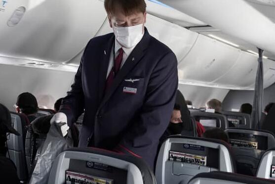 空乘人员扮演成人保姆因为机上尖峰的不良行为 FAA威胁要罚款