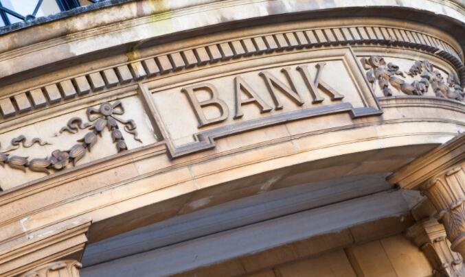 为什么美国银行和Synovus Financial在2月上涨超过13.7％