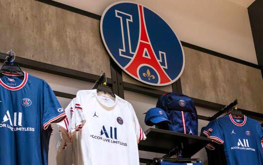 狂热者在巴黎圣日耳曼足球俱乐部开设第一家洛杉矶专卖店