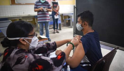 仅凭印度雄心勃勃的疫苗目标将无助于对其庞大人口进行免疫接种