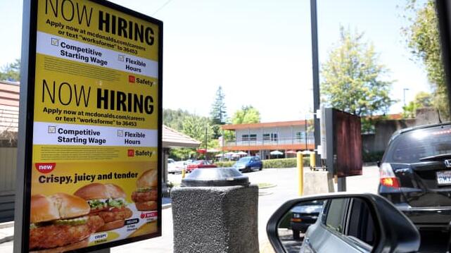 麦当劳的最低工资上涨说明了快餐特许经营的未来