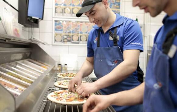 多米诺的股价上涨 11% 原因是盈利好于美国的比萨饼需求强劲