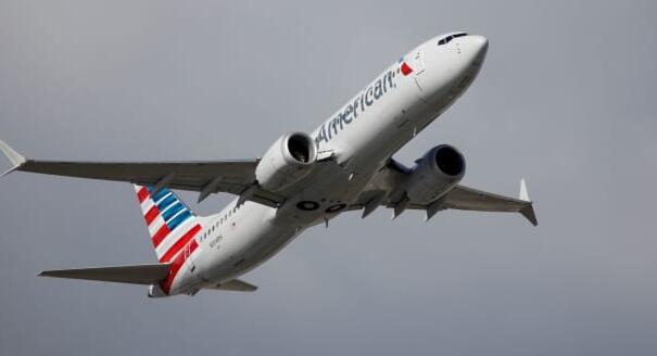 美国航空公司警告美国各地的喷气燃料短缺 要求飞行员节约