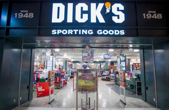 Dick’s Sporting Goods股价在第二季度销售额飙升21%后上涨 零售商上调预测
