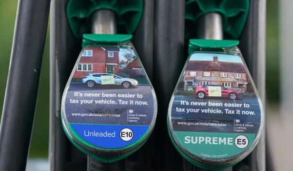 在美国广泛使用的E10汽油现在正在英国推出