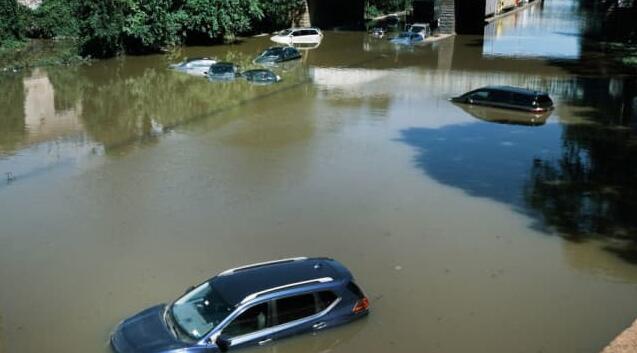 被洪水损坏的汽车可能会进入市场 这是避免购买的方法