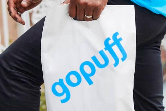 Gopuff成立于2013年是一家为大学生提供深夜小吃和其他便利物品的送货初创公司