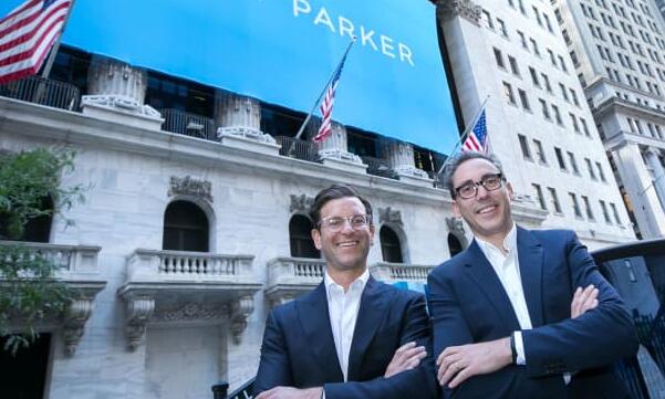 Warby Parker在纽交所上市首日开盘价为每股54.05美元 比参考价飙升逾30%