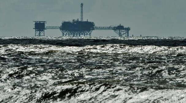 美国在气候峰会后几天在墨西哥湾举行历史性的石油和天然气租赁销售