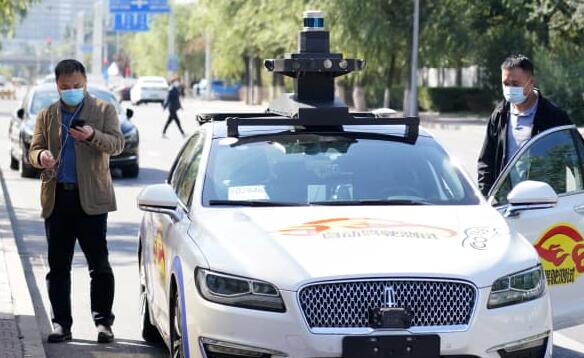 百度获准在北京收费后开始其机器人出租车业务