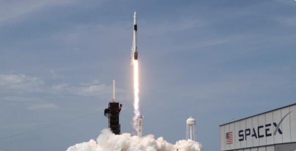 NASA通过SpaceX发射从美国土壤恢复人类太空飞行