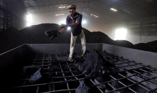 印度政府对私营部门开放煤矿开采后 印度煤炭公司的股价飙升7％