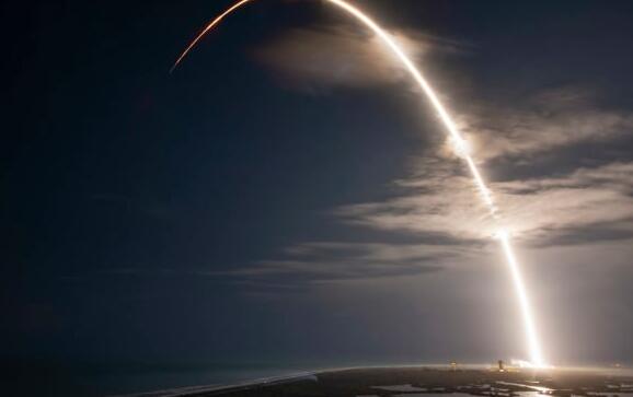 SpaceX与欧洲竞争对手Arianespace赢得价值3.9亿美元的Intelsat发射