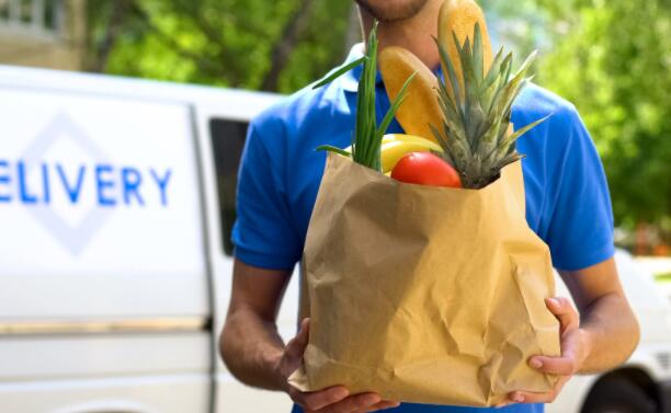 亚马逊在全食超市免费提供1小时杂货取货服务
