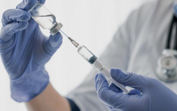 FDA咨询委员会推荐辉瑞局势疫苗的紧急授权