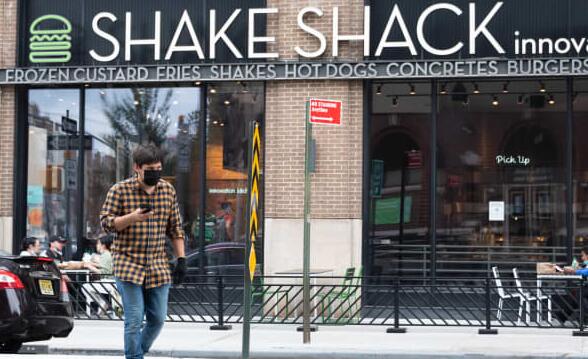 汉堡连锁店称最近一季度销售额增长后Shake Shack的股票上涨6％