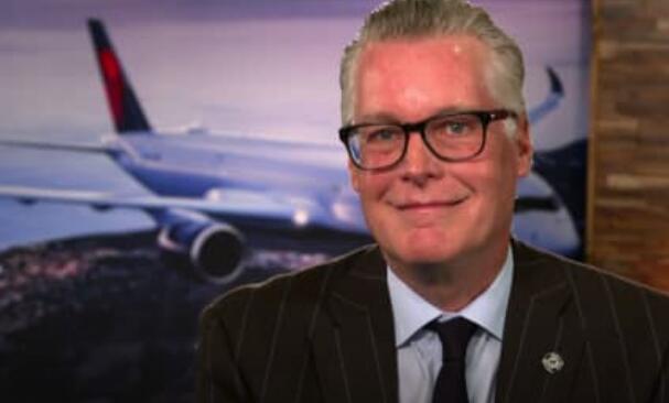 达美航空首席执行官埃德·巴斯蒂安在艰难时期改变首席执行官的角色