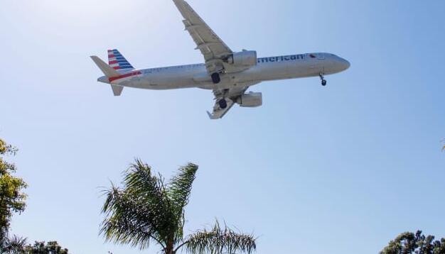 美国航空公司表示由于病例增加 8月收入低于预期